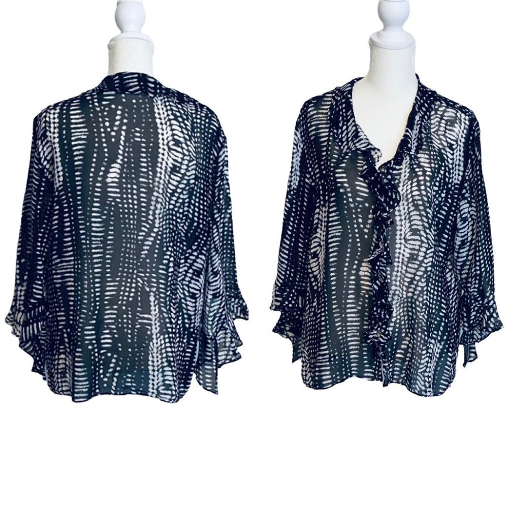 🌴 Chico’s Top - Size 2 - Picture 9 of 9